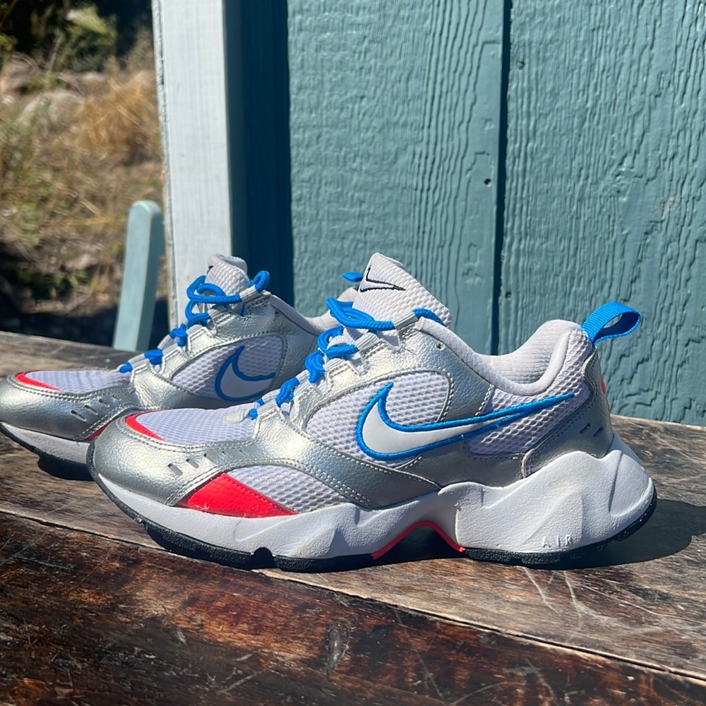Nike Air “Heights” lightweight running shoes all day everyday comfort clean sz 8 - Picture 1 of 11